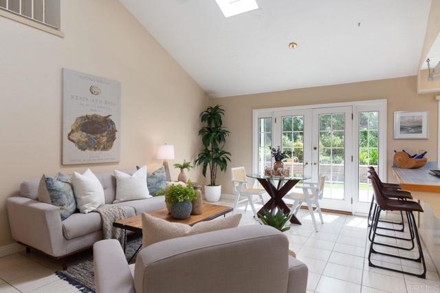 Detail Gallery Image 4 of 33 For 3005 Cadencia Street, Carlsbad,  CA 92009 - 4 Beds | 3 Baths