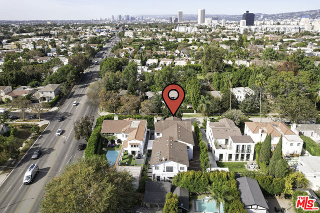 950 S Longwood Avenue, Los Angeles CA: https://media.crmls.org/mediaz/4037ab8c-3650-4a1e-9dd4-c958fc4f9ca0.jpg