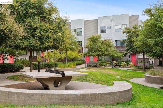 1405 Wood Street, Oakland CA: https://media.crmls.org/mediaz/4037bab8-2b05-4aa0-ad31-995fdee27a25.jpg