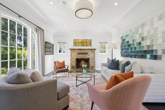 957 University Drive, Menlo Park CA: https://media.crmls.org/mediaz/40384ae1-222d-436e-af7d-815e122df974.jpg