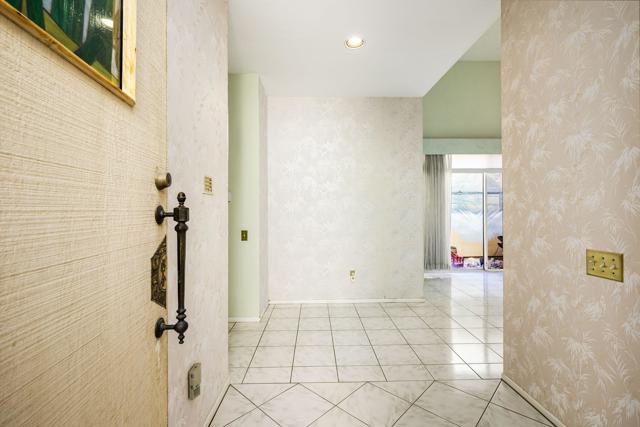 153 Lake Shore Drive, Rancho Mirage CA: https://media.crmls.org/mediaz/403871c9-38f2-4825-933d-c78758a93395.jpg