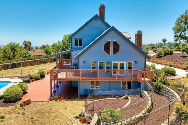 2511 Via Rancheros, Fallbrook CA: https://media.crmls.org/mediaz/4039474d-b219-459b-b267-bcbbcac68d90.jpg