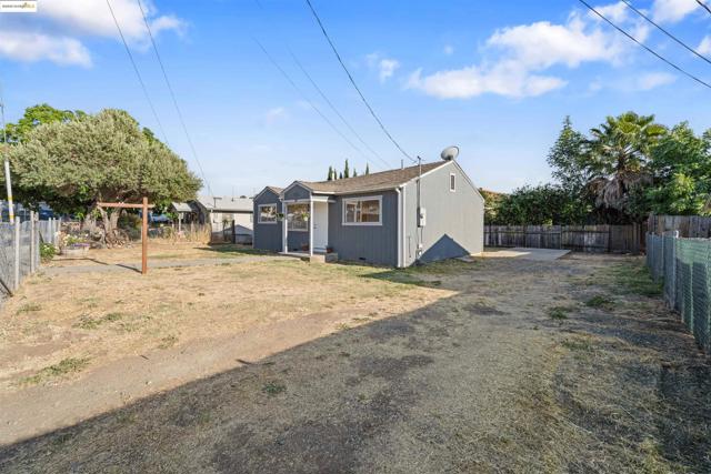 4040 Ellis Rd, Martinez CA: https://media.crmls.org/mediaz/403995d2-4175-4d15-b103-3324893e3896.jpg