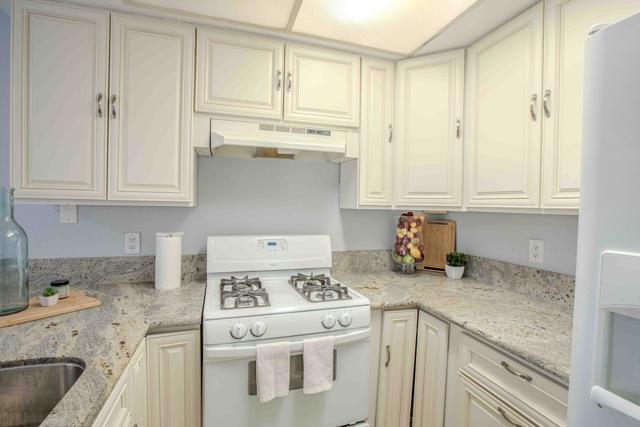 Image 34 of 42 For 43 Lakeview Circle