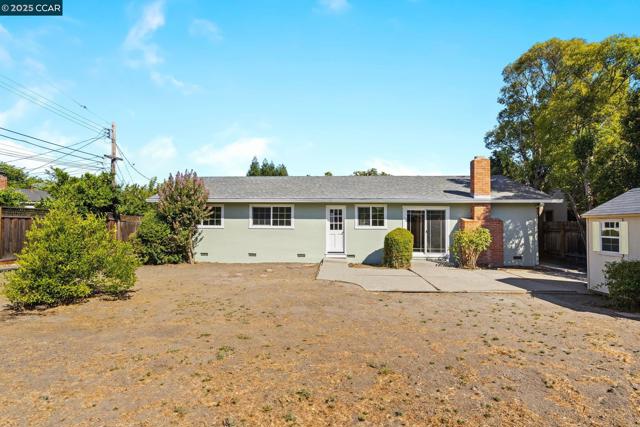 1950 Emerald St, Concord CA: https://media.crmls.org/mediaz/403a6635-aa82-4240-a9d0-5112c7c5424d.jpg