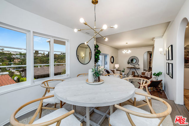 2620 Rutherford Drive, Los Angeles CA: https://media.crmls.org/mediaz/403a681a-63bf-479b-9775-051d00719e70.jpg