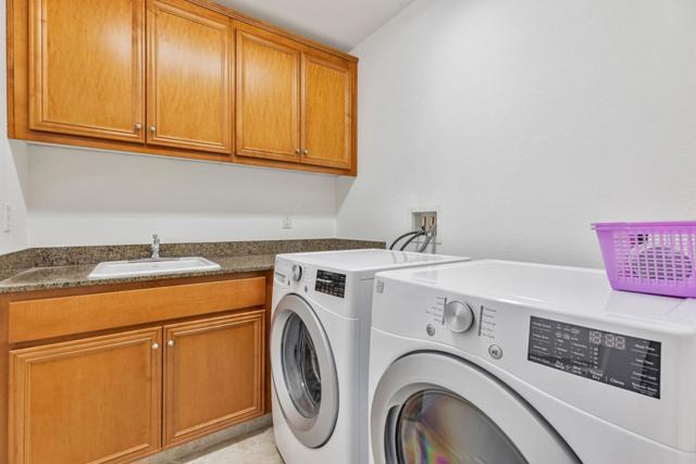 202 W Fauna Avenue, Mountain House CA: https://media.crmls.org/mediaz/403add1b-8e1d-4ff9-9d77-d4e552f2f61a.jpg