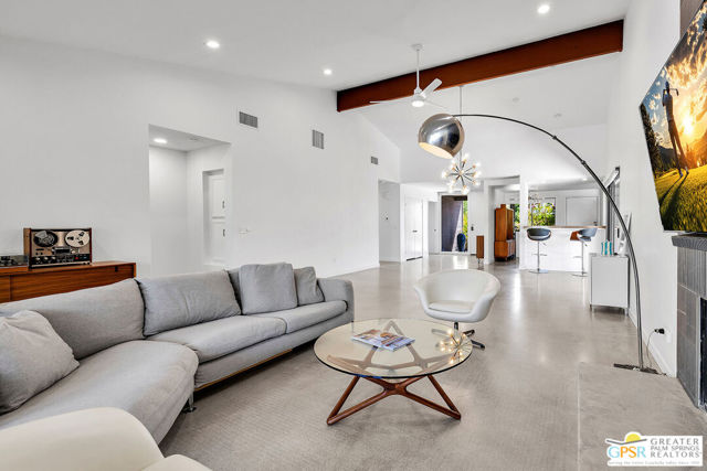 20 Kevin Lee Lane, Rancho Mirage CA: https://media.crmls.org/mediaz/403ca348-b77c-4d8c-94a3-4b7bdac16428.jpg