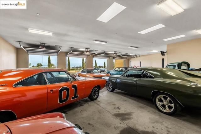3600 Byer Rd, Byron CA: https://media.crmls.org/mediaz/403cc338-031e-49d5-aa00-063d95022b66.jpg