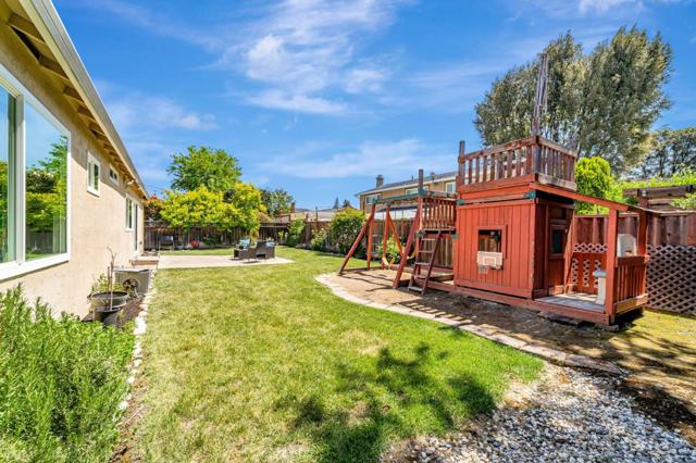 5692 Hansen Drive, Pleasanton CA: https://media.crmls.org/mediaz/403d0df6-3c84-49b5-acf9-5c8e8cfa3c9c.jpg