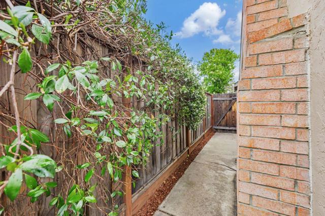 758 Pearlwood Way, San Jose CA: https://media.crmls.org/mediaz/403dcb49-d6f0-42a3-996c-b4f48164f6ce.jpg