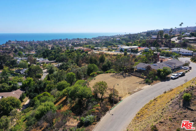 1243 Las Lomas Avenue photo 7