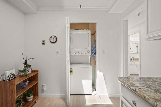 1500 Willow Avenue, Burlingame CA: https://media.crmls.org/mediaz/403e5cca-01cc-4f1e-b6e4-f779d10a1f0f.jpg
