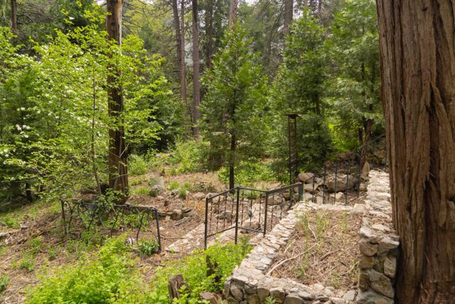 710 Blue Jay Canyon Road, Lake Arrowhead CA: https://media.crmls.org/mediaz/403f84b9-831b-40d4-881e-4e8e38661d52.jpg