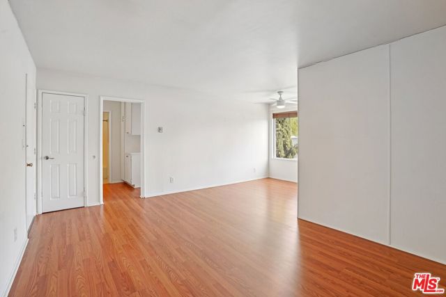 968 Larrabee Street, 212 photo 7