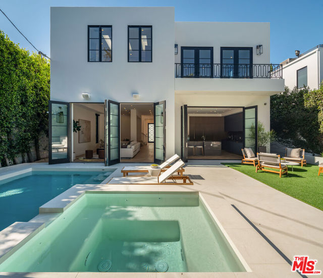 636 N Kilkea Drive, Los Angeles CA: https://media.crmls.org/mediaz/403fbd6b-521f-416c-9cd5-8f1ef3a96cd2.jpg