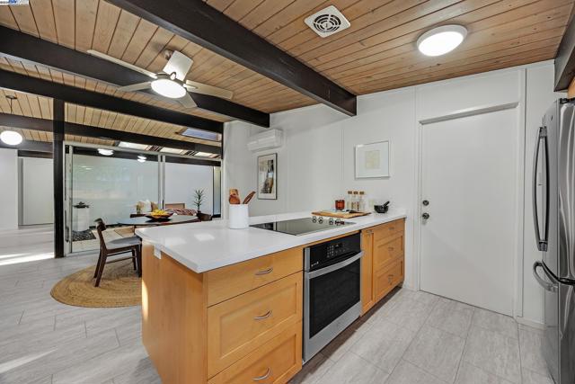 4004 Salem St, Concord CA: https://media.crmls.org/mediaz/4040397e-23ec-44d8-ac97-a4e04249b191.jpg