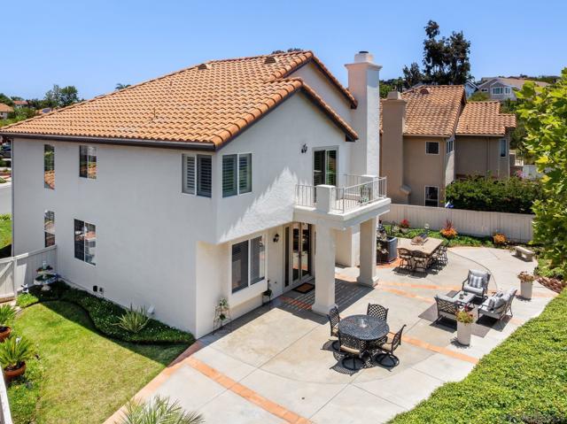 18027 Chieftain Ct, San Diego CA: https://media.crmls.org/mediaz/4040c91f-f3f6-4d92-84b7-a6d40f265f80.jpg