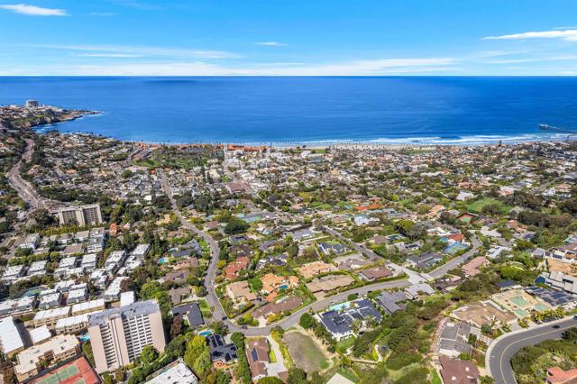 2435 Paseo Dorado, La Jolla CA: https://media.crmls.org/mediaz/404102bb-52fe-4873-8ffa-d1ac1e242019.jpg
