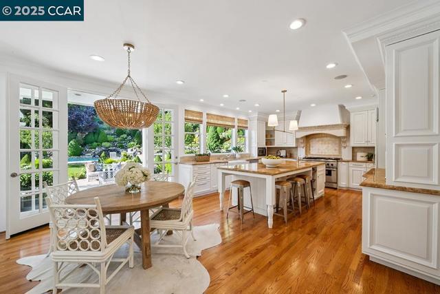 231 Sundown Ter, Orinda CA: https://media.crmls.org/mediaz/404122ca-0546-48fd-a4d5-d5373e866e0e.jpg