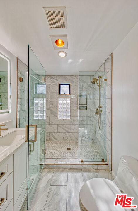 1113 Electric Avenue, Venice CA: https://media.crmls.org/mediaz/40420213-522d-4e76-924a-b81a138280e2.jpg