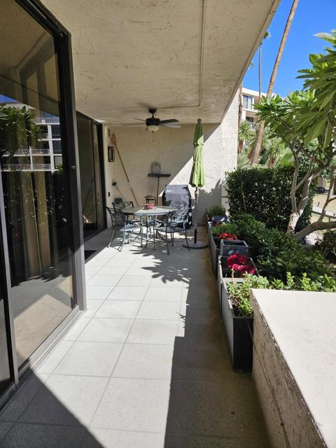 910 Island Drive, Rancho Mirage CA: https://media.crmls.org/mediaz/40425aa6-bc72-421e-9535-c0da72a4e315.jpg