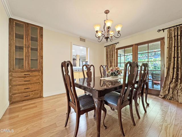 2307 Dorothy Street, La Crescenta CA: https://media.crmls.org/mediaz/4042e93f-77fe-40f1-b34b-c06f1f107740.jpg