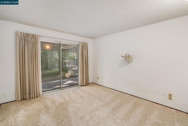 200 Lark Ln, Alamo CA: https://media.crmls.org/mediaz/40433695-31db-420d-bfe9-df700f44ed5b.jpg