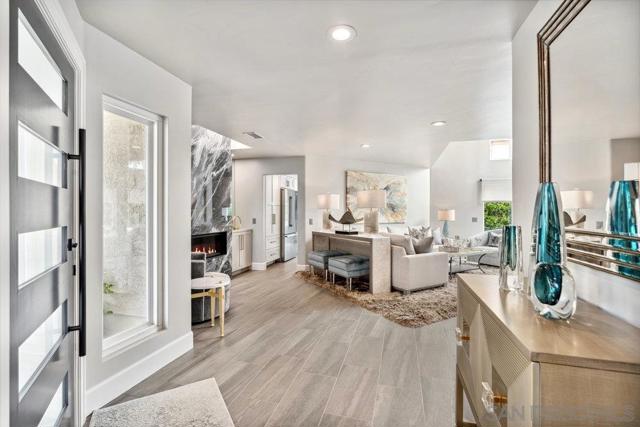 12 Mardi Gras Rd, Coronado CA: https://media.crmls.org/mediaz/40435247-e6e2-4799-8f61-498b8975f3e9.jpg