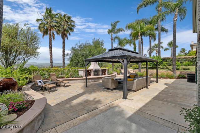 13101 Thomasville Court, Moorpark CA: https://media.crmls.org/mediaz/4043bab2-7c7f-4b79-94b8-14f12fc457c1.jpg
