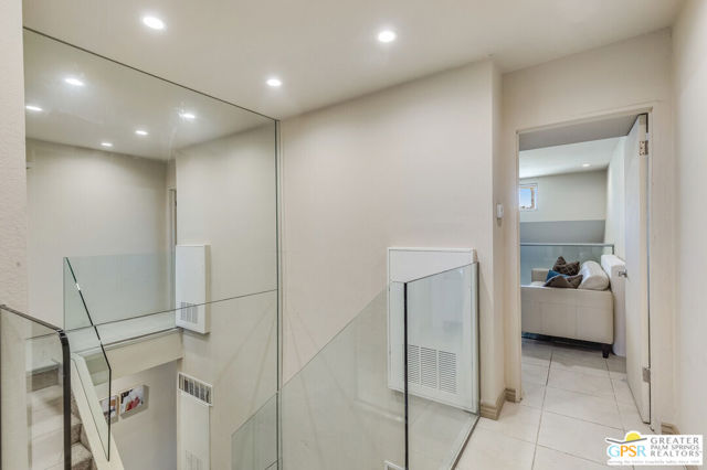 1655 E Palm Canyon Drive, Palm Springs CA: https://media.crmls.org/mediaz/4043bfa4-87ba-4000-a5f8-ddbac7f3edbb.jpg