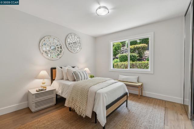 70 Lost Valley Dr, Orinda CA: https://media.crmls.org/mediaz/40447f6f-c540-401f-ad2c-200ff31d4cbf.jpg