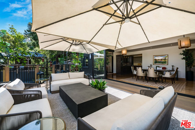 3000 Cornwall Drive, Glendale CA: https://media.crmls.org/mediaz/40450228-3cc0-47fc-90d6-5b53b89ee6c2.jpg
