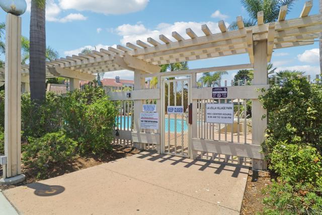 4064 Crystal Dawn Ln, San Diego CA: https://media.crmls.org/mediaz/40459f2b-0c66-4f90-8e46-0a20ec33f342.jpg
