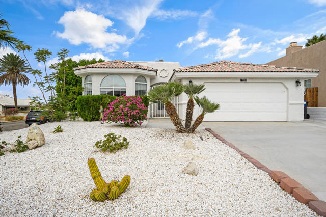 10341 Palm Drive, Desert Hot Springs CA: https://media.crmls.org/mediaz/4045da13-1219-4ca5-9d05-34c35876ff3e.jpg