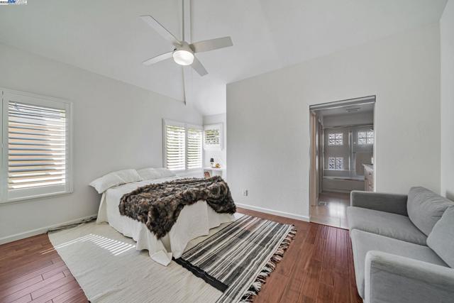 6192 Lakeview Cir, San Ramon CA: https://media.crmls.org/mediaz/4045e51b-9834-4894-831f-2f160e315f02.jpg