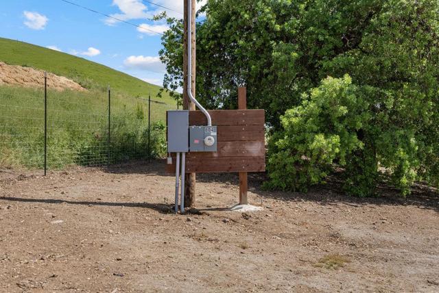 804 Comstock Road, Hollister CA: https://media.crmls.org/mediaz/40463517-8f24-4830-959c-a733956d067e.jpg