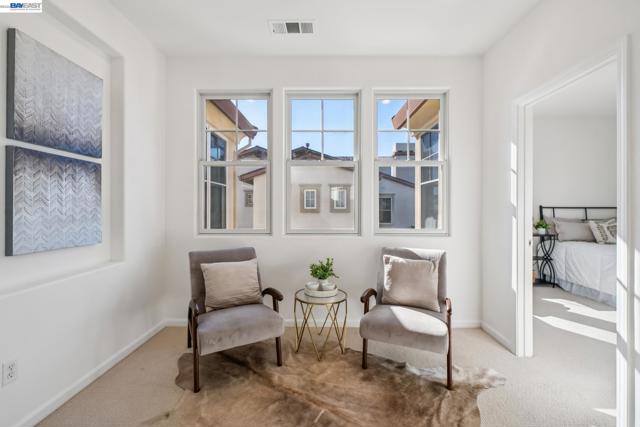 220 Hollister Avenue, Alameda CA: https://media.crmls.org/mediaz/40467950-6c8e-4756-9b33-2a7d5792f596.jpg