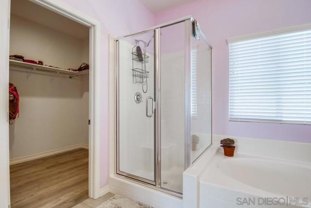1249 12Th, Imperial Beach CA: https://media.crmls.org/mediaz/4047ca91-b9c8-4864-b641-48e4ef2bde16.jpg