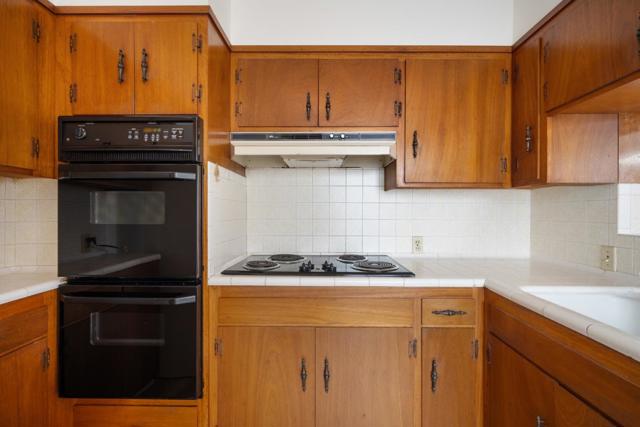 58 N Mayfair Avenue, Daly City CA: https://media.crmls.org/mediaz/404863dc-e9bb-4931-8fdb-afd6a207cef4.jpg