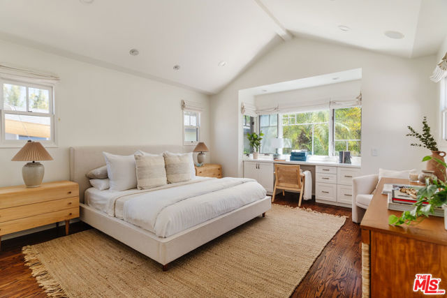 7920 Yorktown Avenue, Los Angeles CA: https://media.crmls.org/mediaz/4049262e-22c8-4609-a7a9-4ac92179e919.jpg