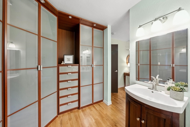 Image 22 of 56 For 2101 Shoreline Dr  153