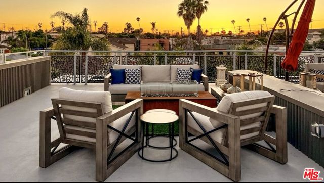 916 Roswell Avenue, Long Beach CA: https://media.crmls.org/mediaz/40495f03-3797-4c9c-a466-88126f2c78c6.jpg