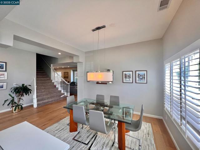 1161 Torrey Pines Place, Clayton CA: https://media.crmls.org/mediaz/4049d335-24ff-433d-9f88-0a845c40be6f.jpg