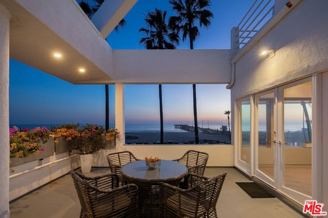  Commercial for Sale in Los Angeles, California