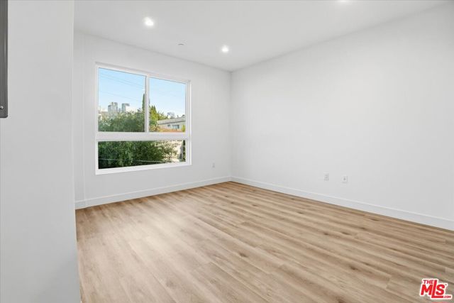 1820 Prosser Avenue, Los Angeles CA: https://media.crmls.org/mediaz/404aaf41-4ee8-4fc4-96cc-79521f8ce668.jpg