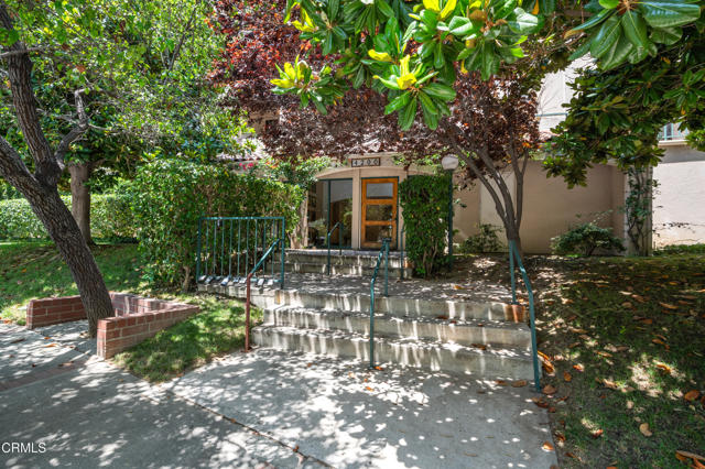 Detail Gallery Image 2 of 35 For 4200 via Arbolada #207,  Los Angeles,  CA 90042 - 2 Beds | 1 Baths