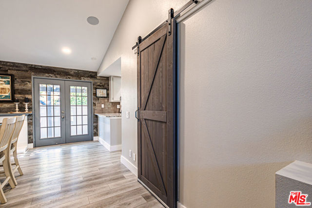 20055 Avenue Of The Oaks, Newhall CA: https://media.crmls.org/mediaz/404b90c5-c79d-4e09-9b1a-dc0eec1a46ba.jpg