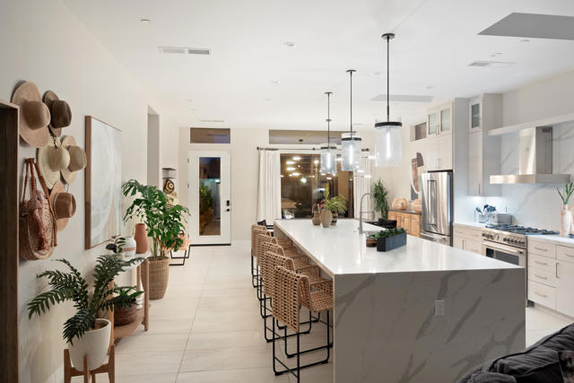 52085 Avenida Cortez, La Quinta CA: https://media.crmls.org/mediaz/404c30c9-912f-4fd4-922e-4885ee57c015.jpg