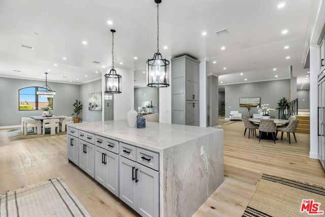 6888 Alta Vista Drive, Rancho Palos Verdes CA: https://media.crmls.org/mediaz/404c36c9-9549-4679-977f-55e413ed2fff.jpg